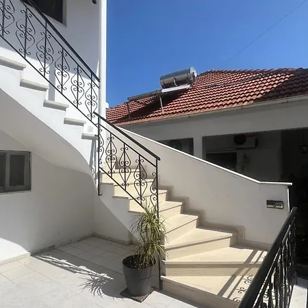 Apartament Thelxis
